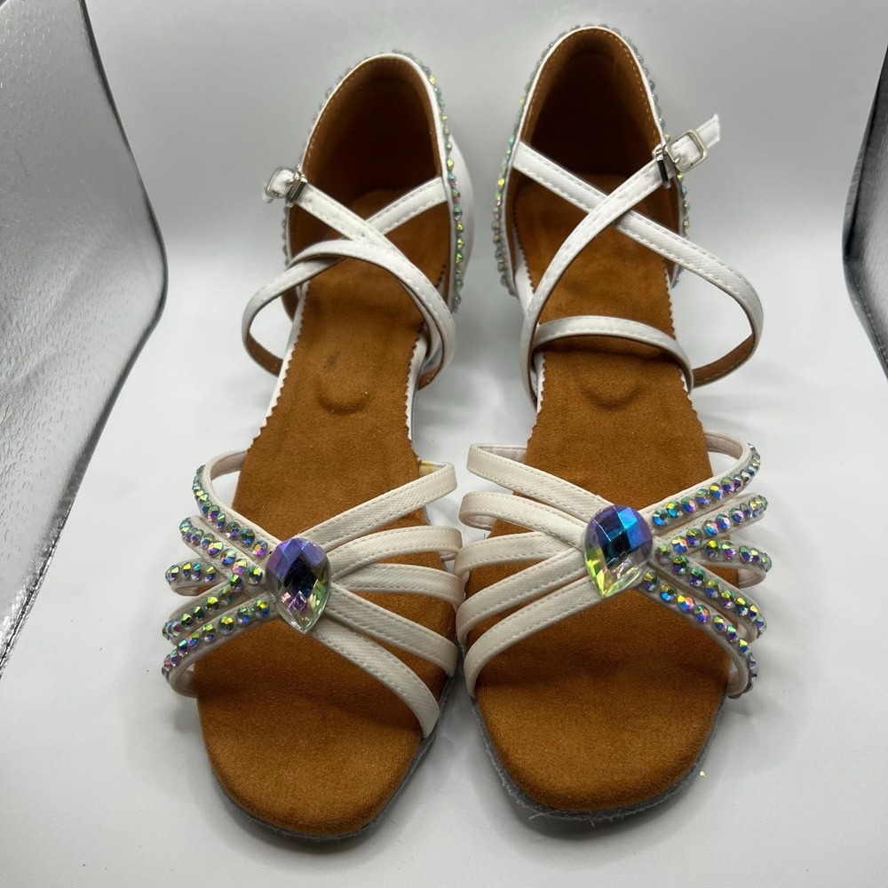 NEW Dance And Sway Women's Size 8.5 White Shoes Slim Heel